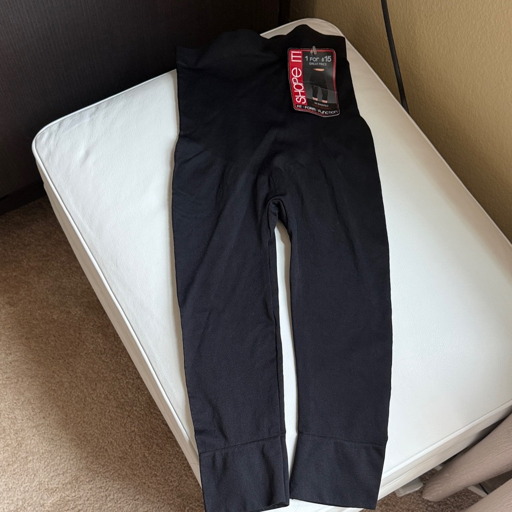 NWT Shape it Black High-Waist capri Sculpting Leggings